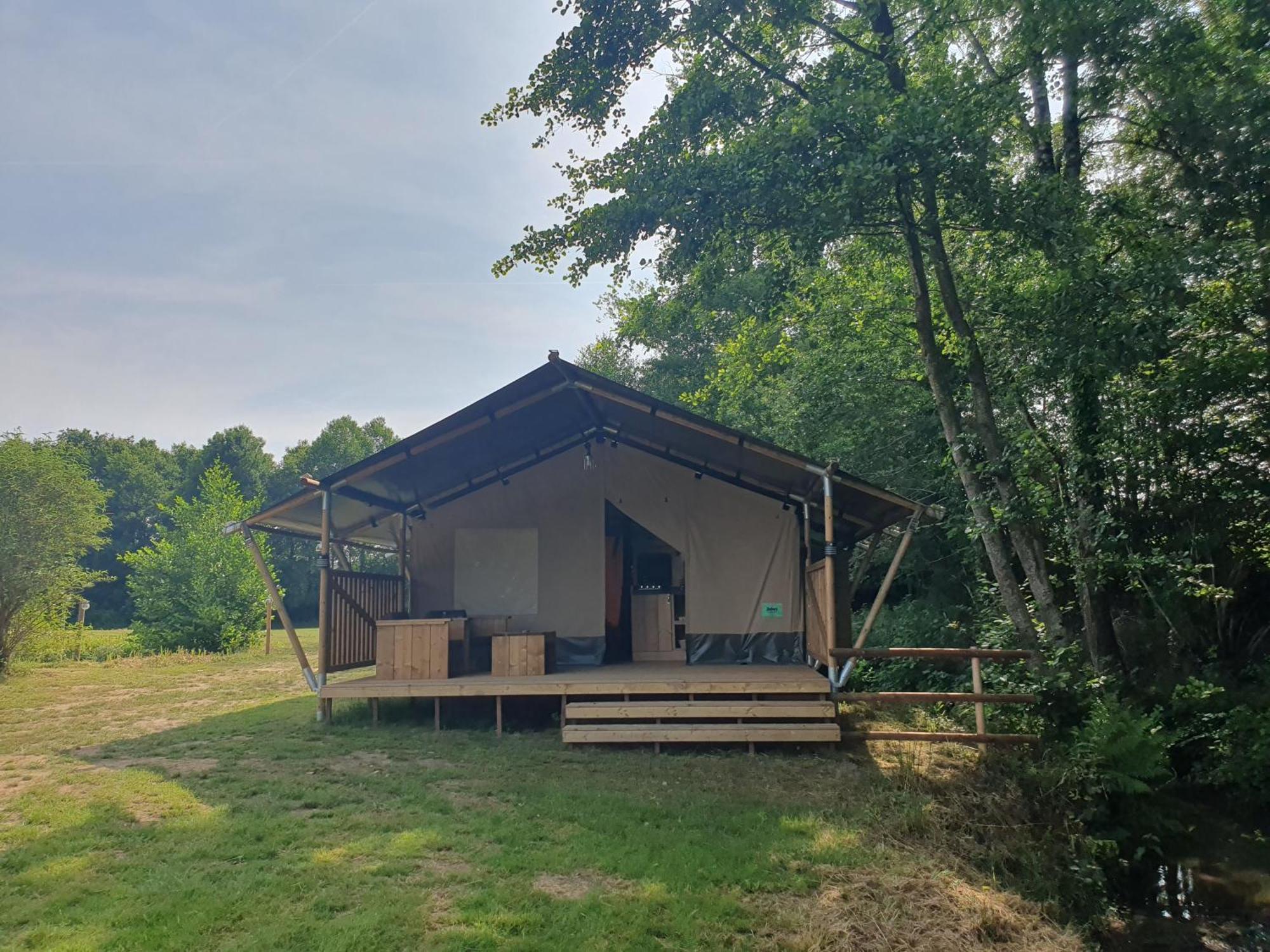 Luxury Safari Tents At Moulin Du Pommier Glamping & Camping Saulgond Ngoại thất bức ảnh